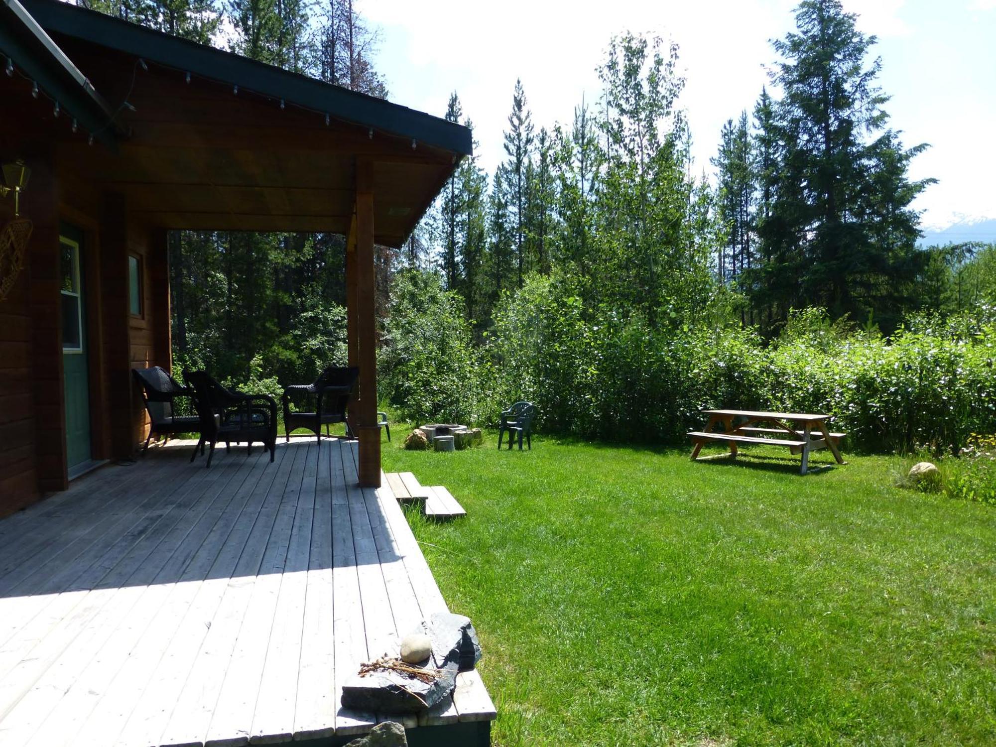 Mica Mountain Lodge & Log Cabins Tête Jaune Екстериор снимка