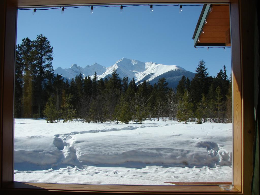 Mica Mountain Lodge & Log Cabins Tête Jaune Стая снимка